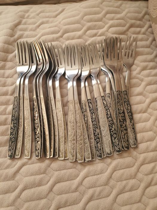 Столовые приборы