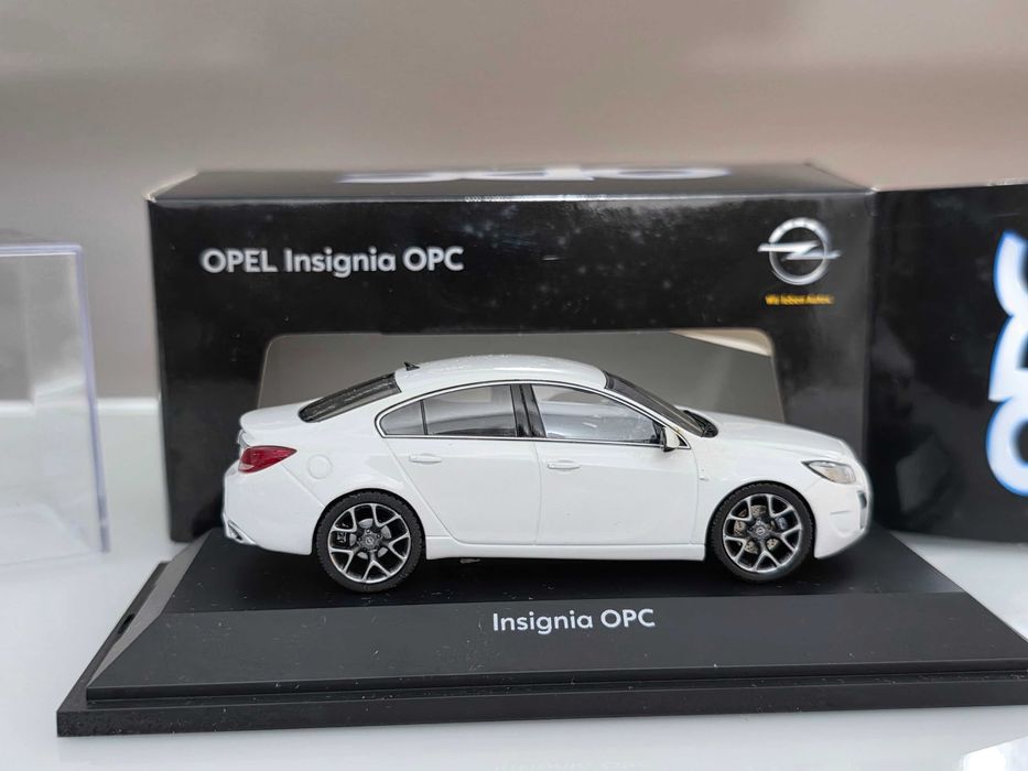 Macheta Auto 1/43 Schuco Dealer Edition Opel Insignia OPC