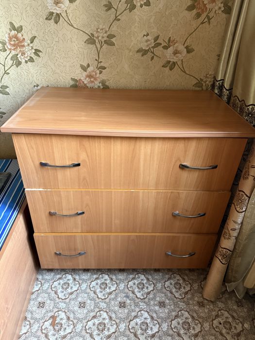 Продается комод для спальни.