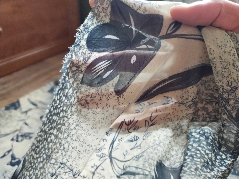 Ткани дешево продаю