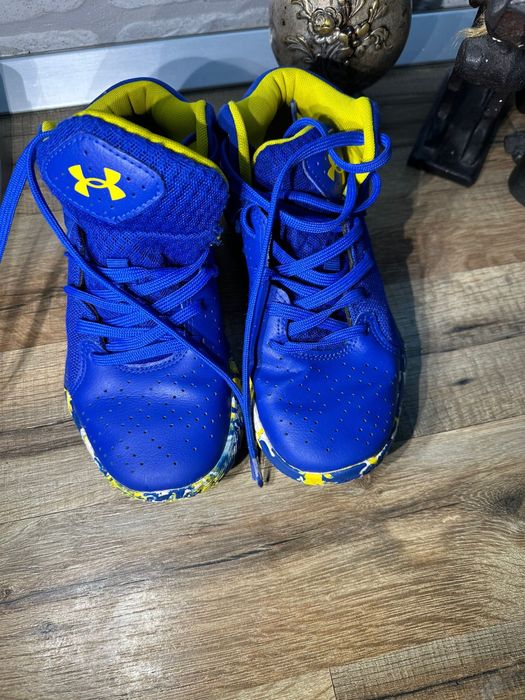 Under Armor Gs Jet 21 marimea 35, 22,5 cm