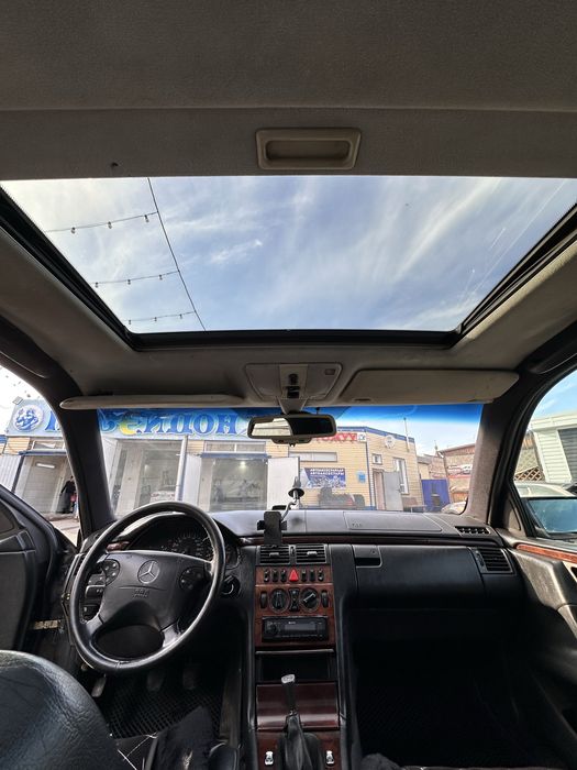 Продам мерседеса Е230