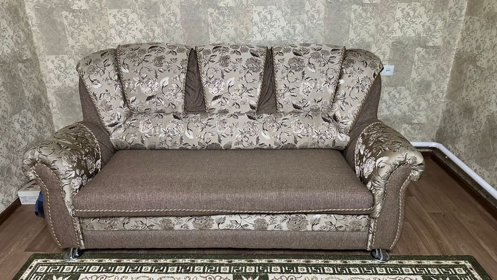 Продам диван и два кресла