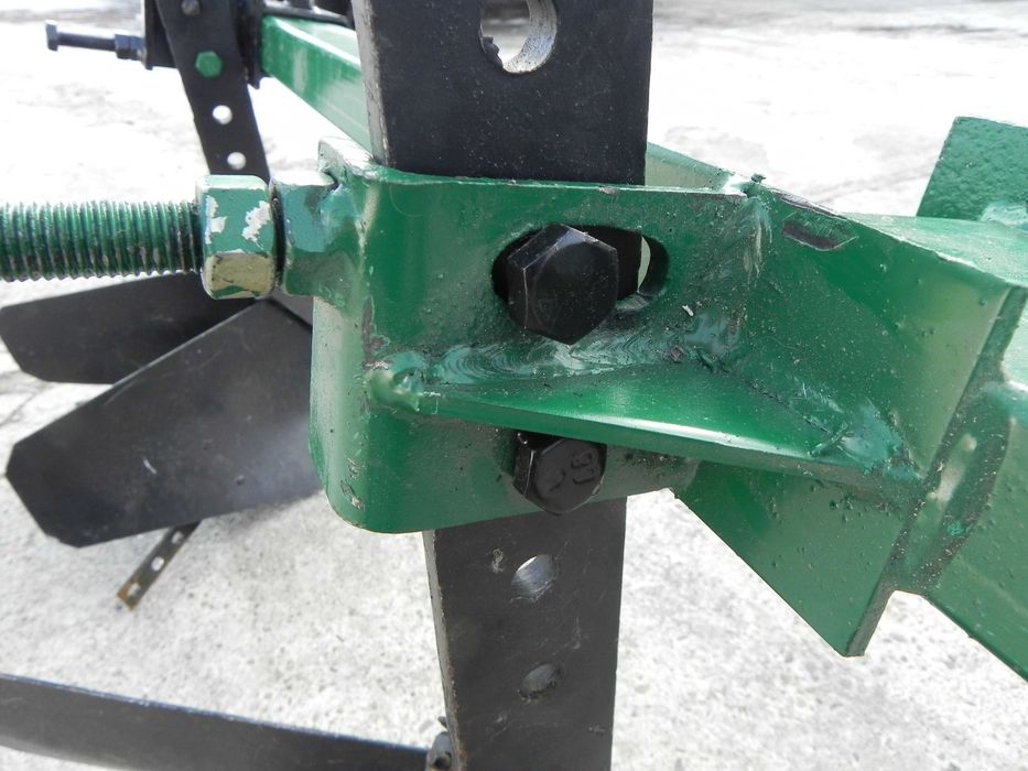 Rarita bilon pe 3 randuri pentru motocultor sau tractor mic