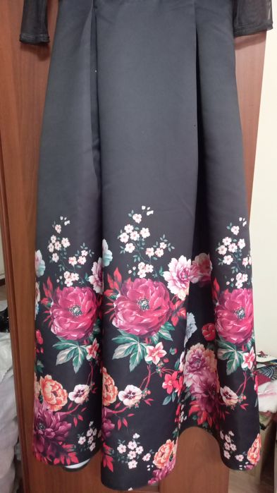 Продам платье красивое.
