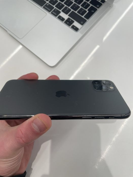 Отличен Apple iPhone 11 Pro Max 512GB