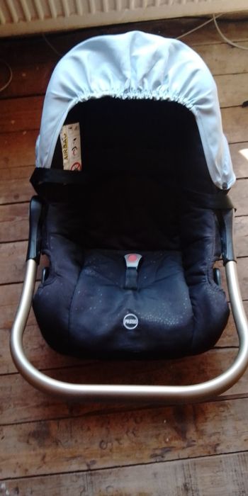 Продавам кош за кола