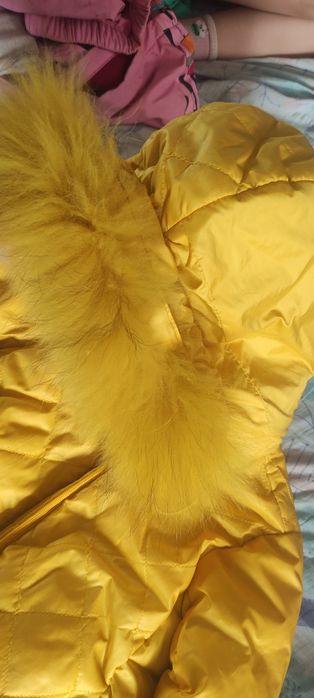 Продам пуховик на 3-5 летна девочку