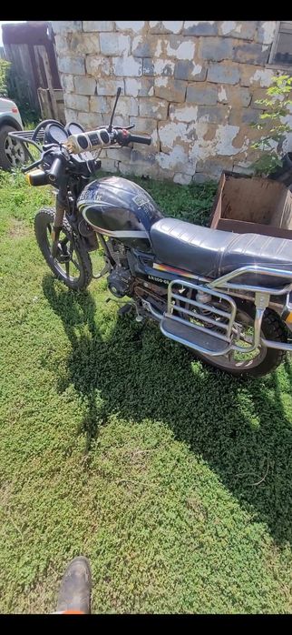 Продам мотоцикл 200 куб