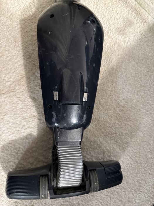 Aspirator electrolux vertical fara baterie