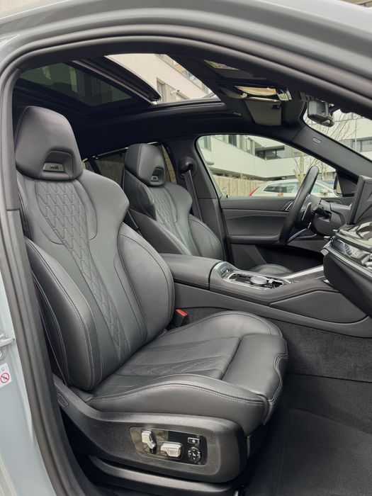BMW X6 3.0X-Drive  16.000KM IconicGlow SkyLounge Scaune M-Competition