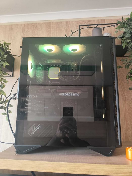 Gaming PC MSI Ryzen 7800X3D RTX 5070 12gb