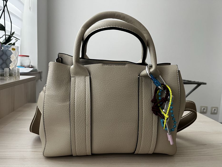 Дамска чанта от PARFOIS