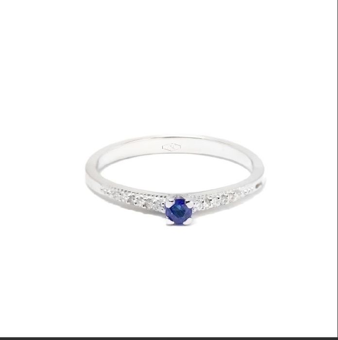 Пръстен 18К бяло злато с диаманти и сапфир