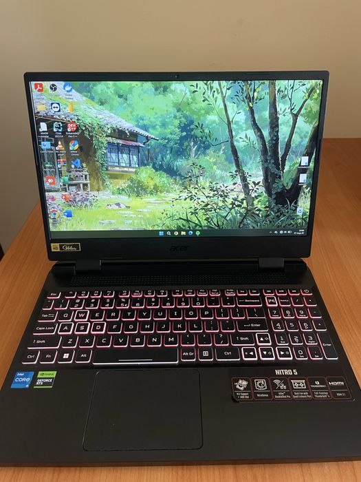 Vând Acer Nitro 5 AN515-58-564G, laptop de gaming