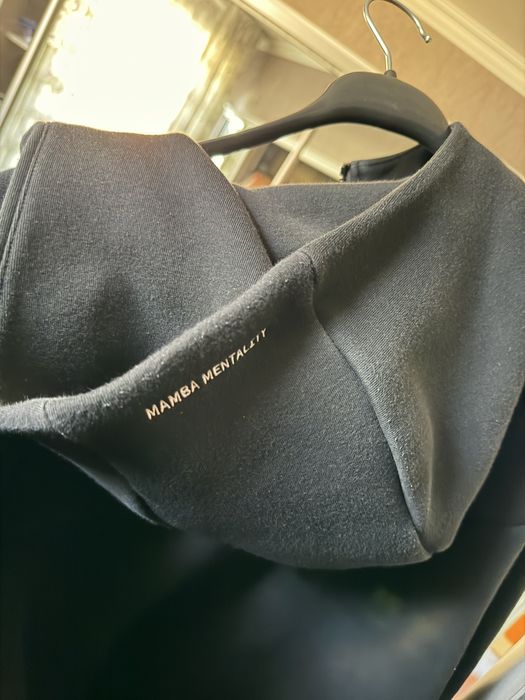 кофта kobe tech fleece