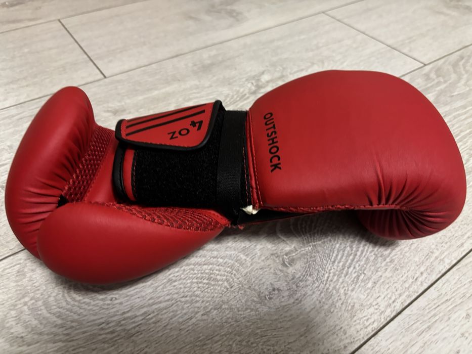 Manusi de box impecabile