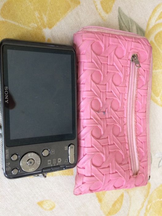 Продавам фотоапарат Сони , Sony DSC - W570