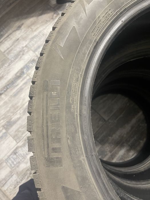 Шины 235/55/20 в отличном состоянии