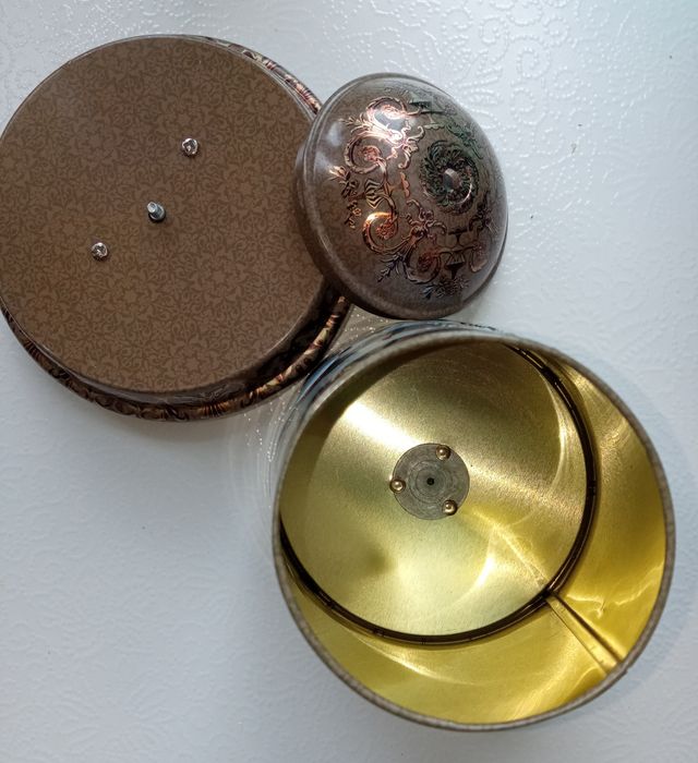 Шкатулка музыкальная