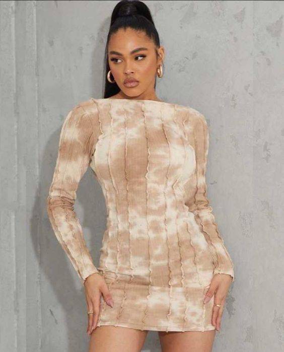 Рокля от Prettylittlething