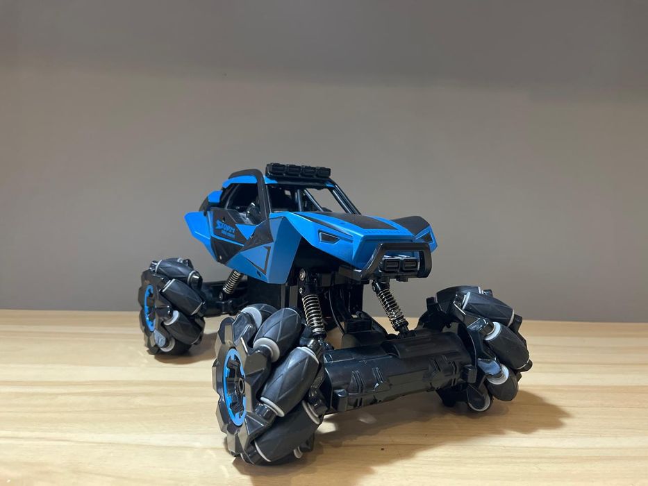 Машинка на радиоуправлении.