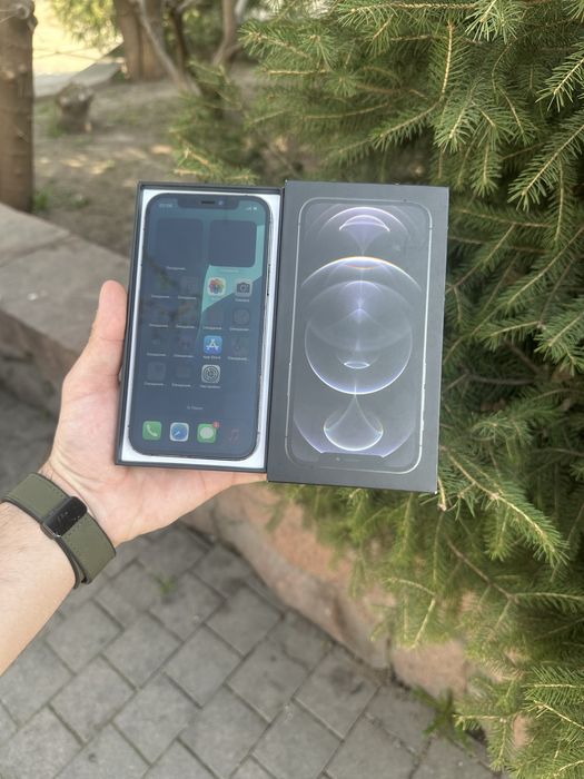 Продам телефон Айфон 12 256 Gb