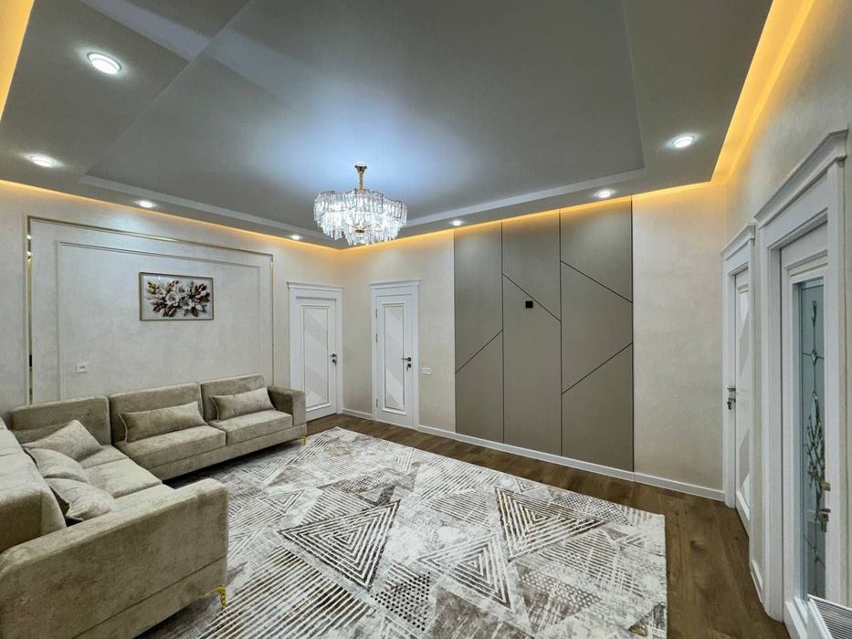 Sotiladi navostroyka 3xonali 2etaj, 115m2, 138 000 y.e  Rudakiy kõchas