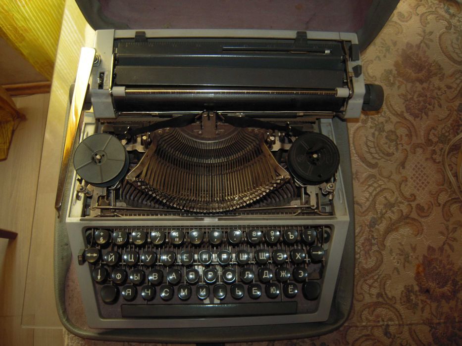 Винтажная пишущая машинка BUROMASCHINEN EXPORT GMBH, Mod. 30.