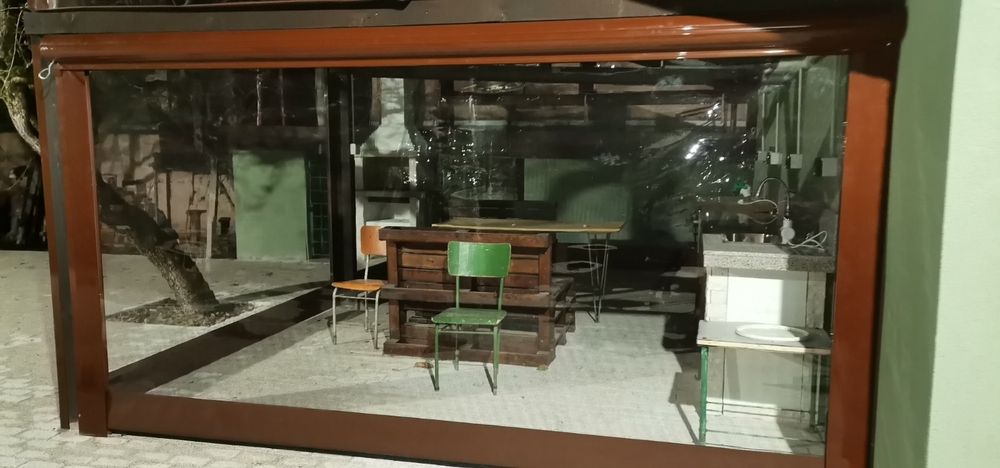 Изработка и монтаж на тенти и ветроупорни завеси