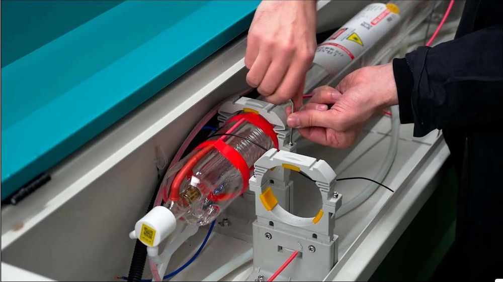 Reparatii, modernizari & mentenanta: CNC Router & Gravator Laser