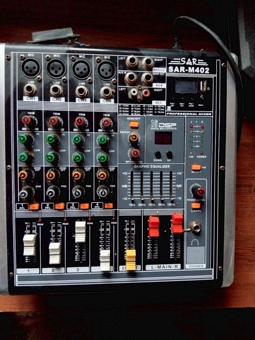 Усилитель аудио двухполосный.