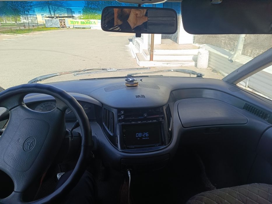 Toyota previa 1993 год