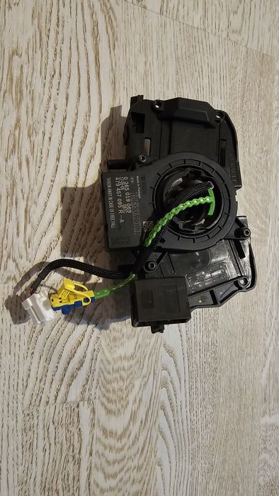 Spira sub volan/Carenaje roti spate/Far stanga Dacia Logan 2 facelift