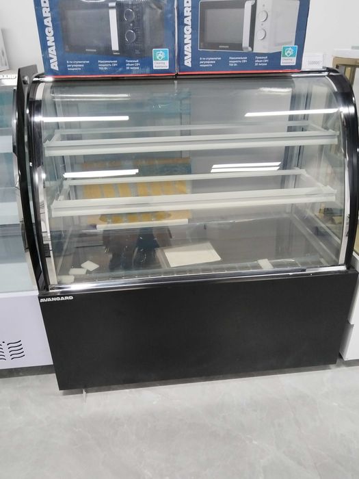 Кондитерская витрина