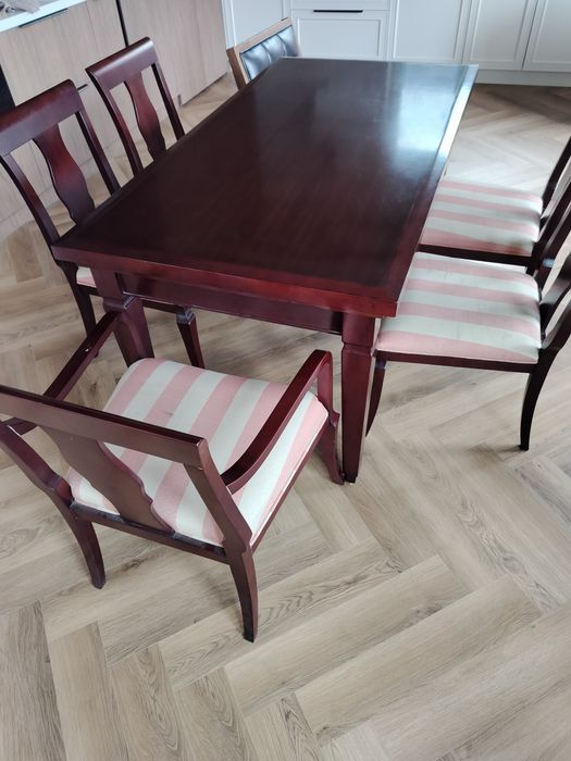 Стол с 6 стульями