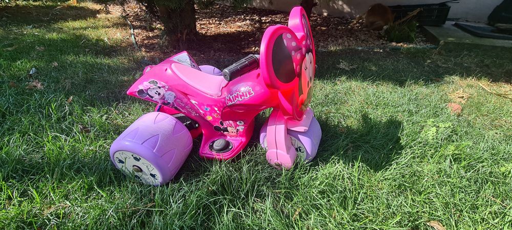 Tricicleta electrica copii, Injusa, Minnie Mouse, 6V, cu pedala de acc