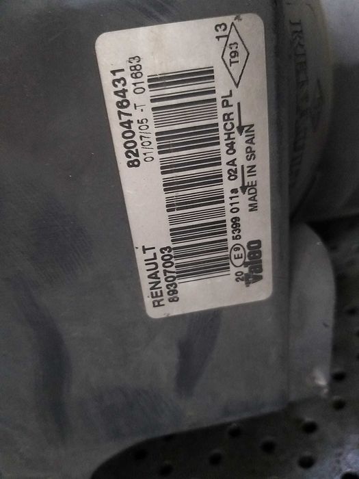Far dreapta renault megane 2 89307003 8200476431