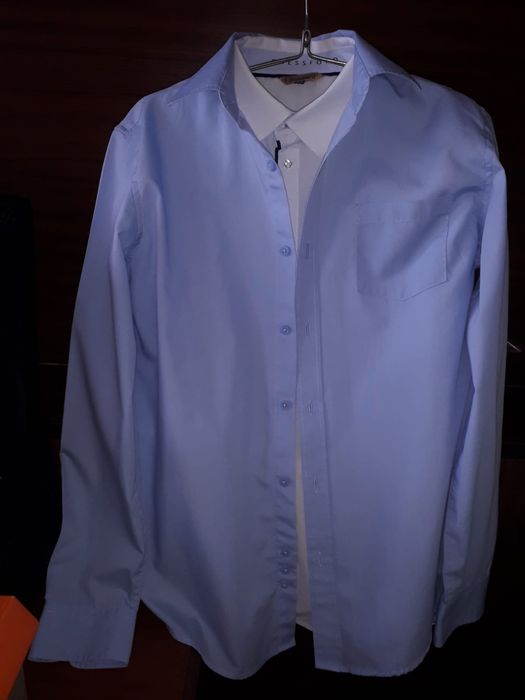 Школьные рубашки размеры разные  по 2000тг