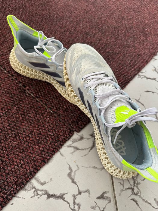 Adidasi nr 42 fara defecte