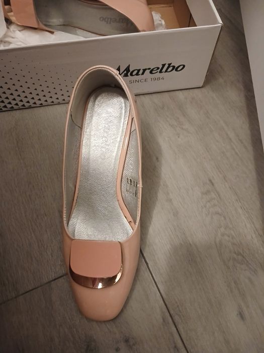 Pantofi din piele