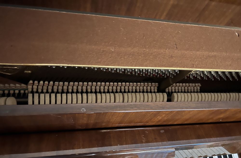 Пианино Petrof.