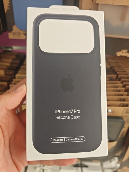 17 Pro  Original silicone case Magsafe