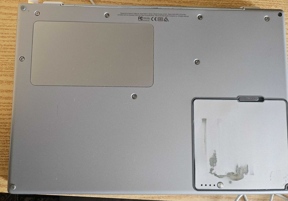 Ретро Apple PowerBook G4 Ti DVi, Mac OS 9, Mac OS X Tiger и PowerBook G4 12" с оригинални опаковки