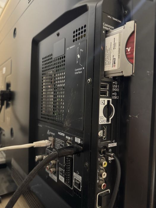 Телевизор Panasonic TX-PR50UT30, плазма 50″ Full HD