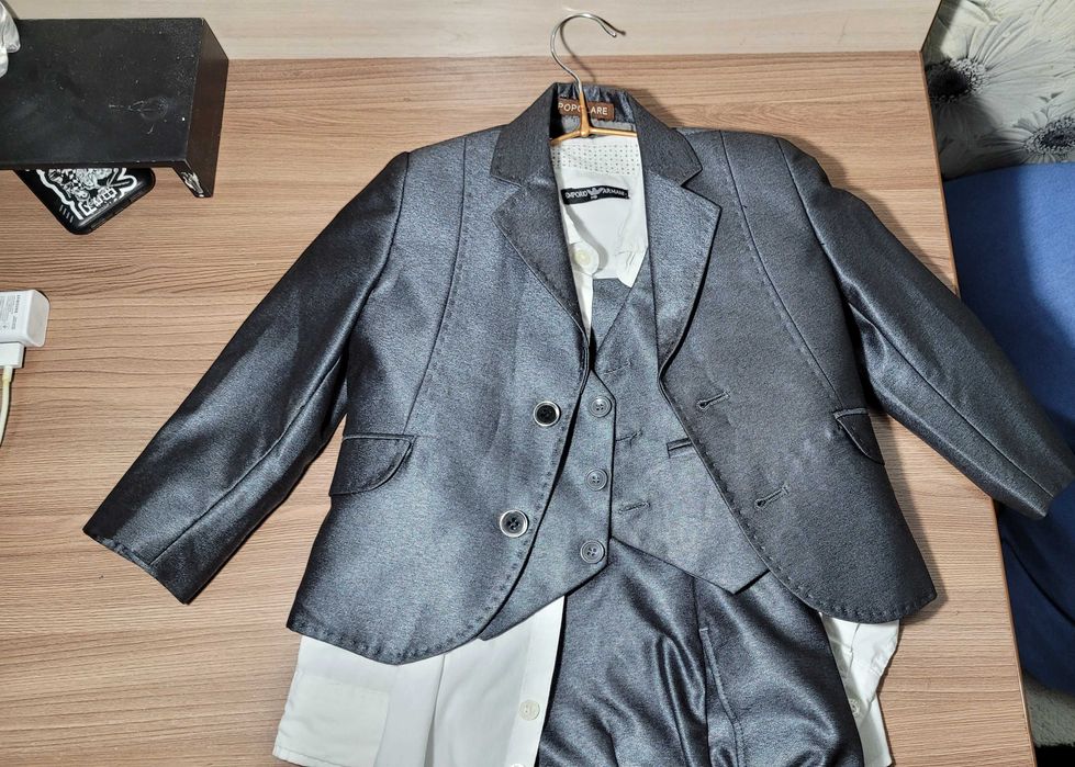 Отдам костюм на мальчика