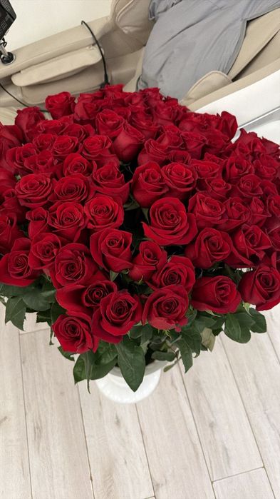 Цветы свежие 101 роза