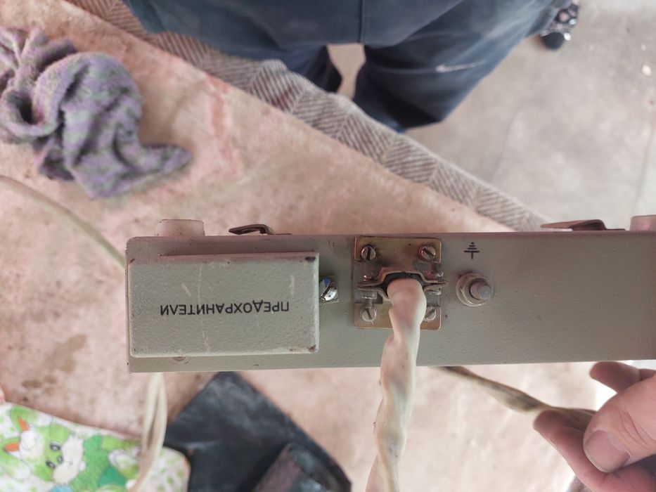 Усилитель электричества блок