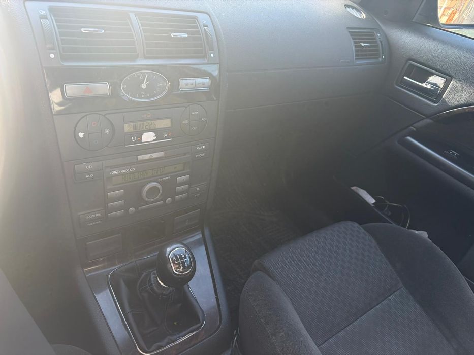 Vând Ford mondeo 2006