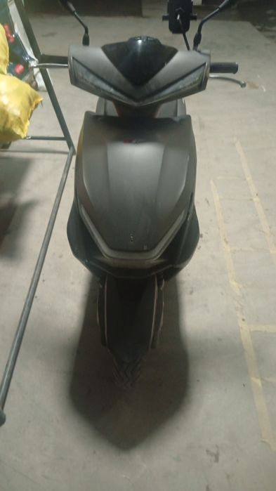 Скутер сотилади 150 сс